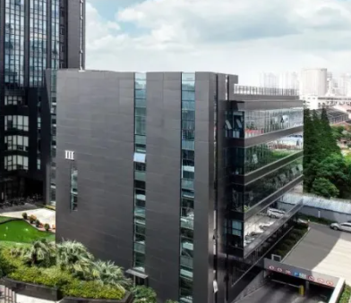 2025年企业网站建设趋势：从响应式设计到AI驱动的内容生态